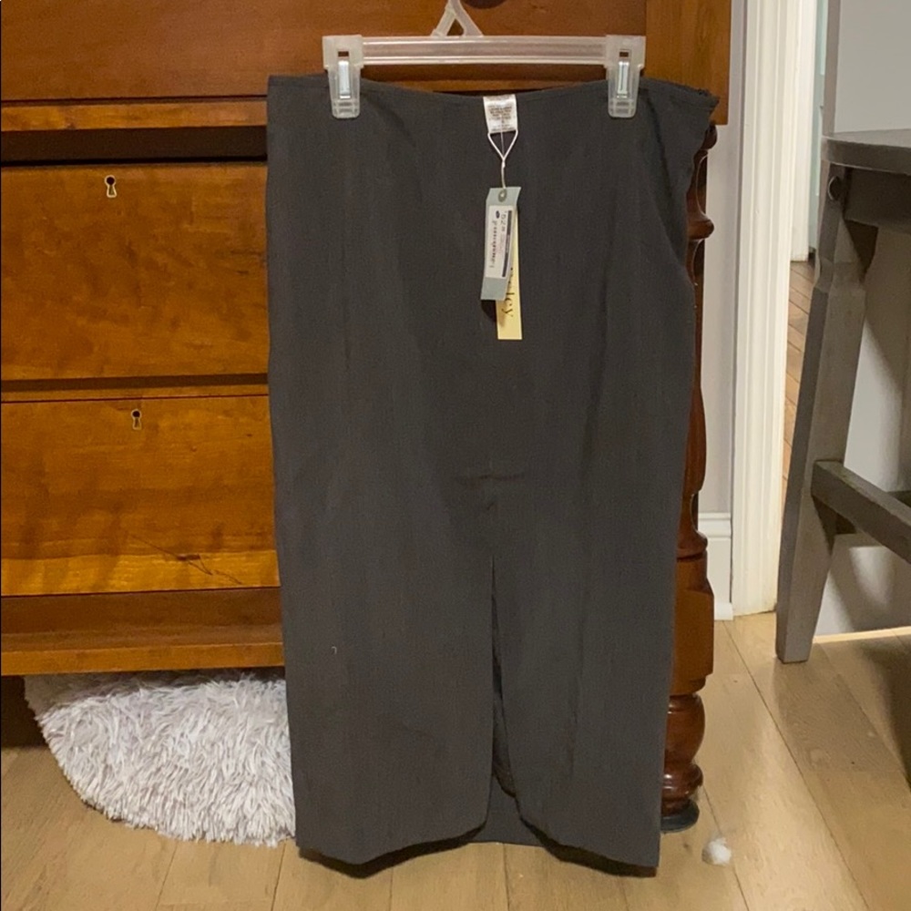 Grey pencil skirt